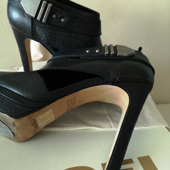 Diesel - High heeled ankle boots - Picture 11 of 15